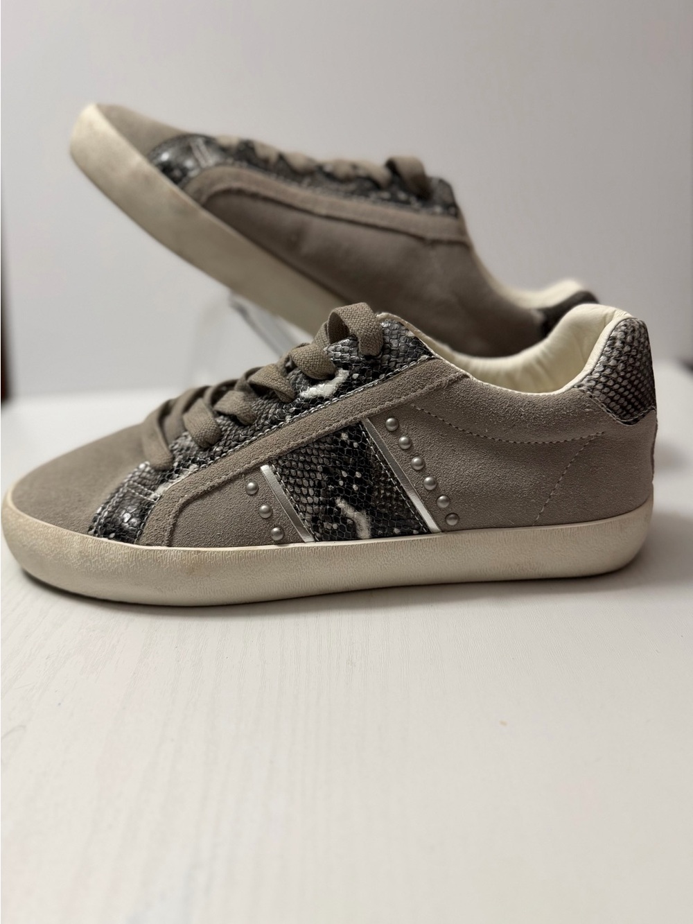 Blondo Waterproof Snake Print Sneakers 9M Taupe Grey Quiet Luxury Streetwear
